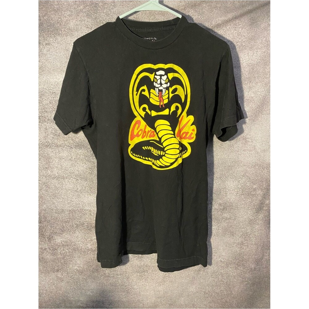 Bioworld Cobra Kai Graphic T-Shirt Adult Medium Black Short Sleeve Karate Kid